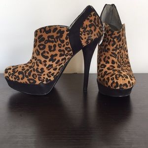Guess shoes, animal print, size 5 1/2